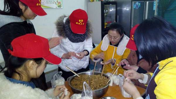 包饺子