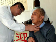 为老人检查2